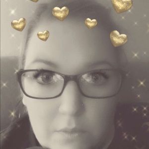 Meet your Posher, Cassandra